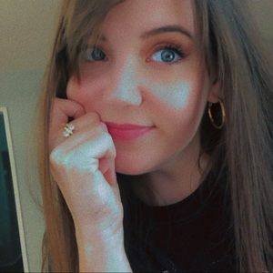 Meet your Posher, Courtney